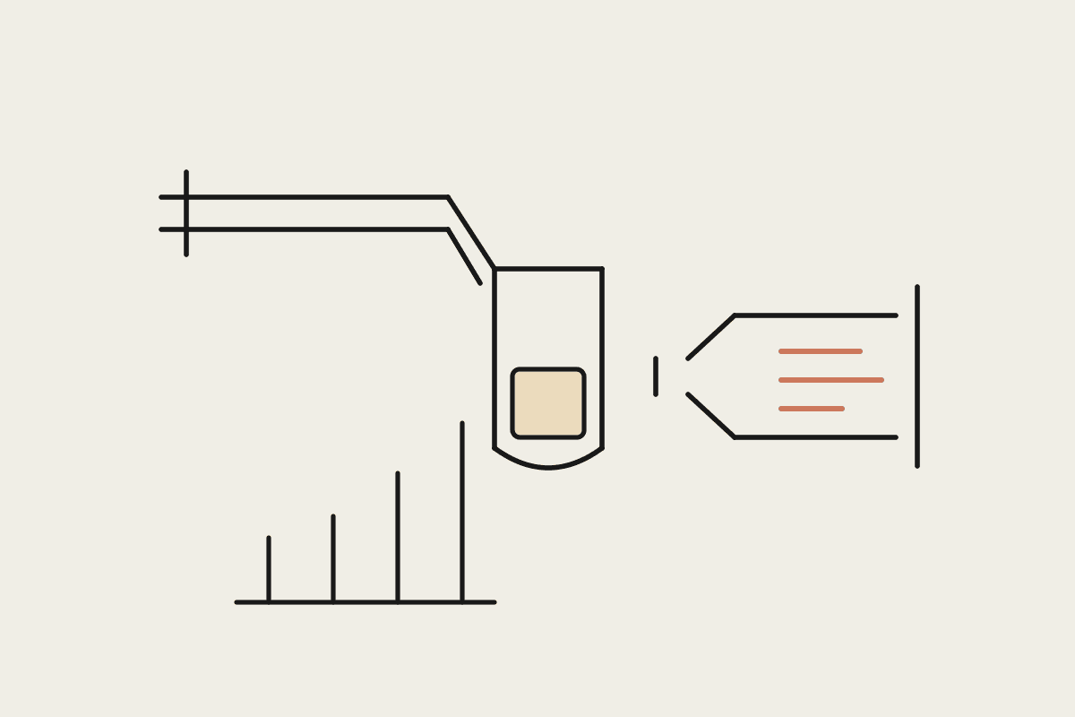 Line drawing of a thin inlet pipe and a much wider outlet pipe on one tank